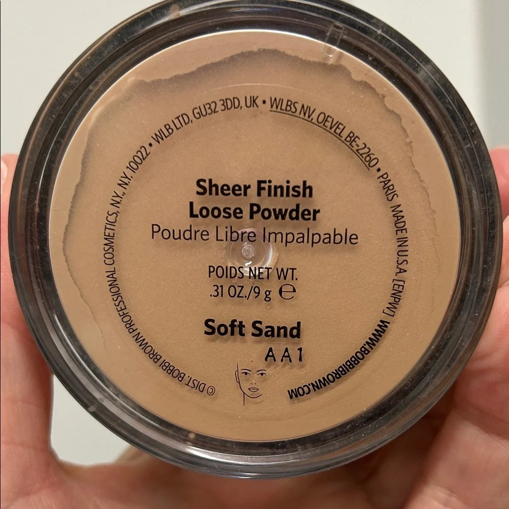 Bobbi Brown Sheer Finish Loose Powder - Soft Sand